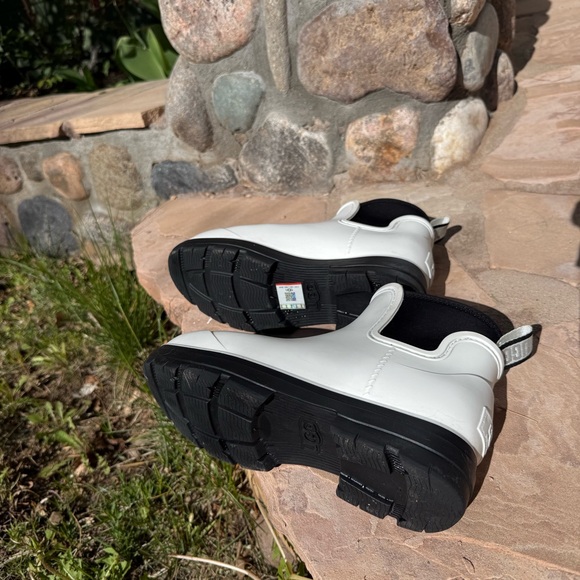 UGG Droplet White Rain Boot Women’s Size 8 - Picture 4 of 12